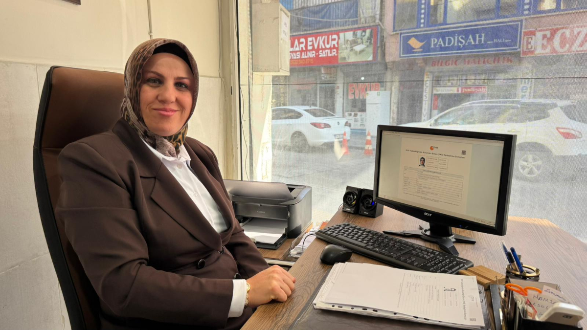 Diyarbakır’da 13 yaşında gelinlik giydirilen muhtar, 53 yaşında üniversiteli oldu