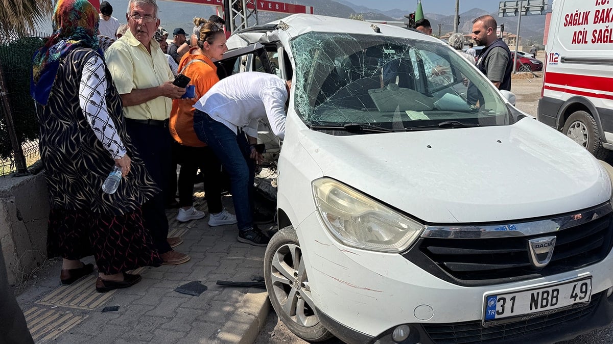 Hatay’da düğün yolunda feci kaza: 3 ölü, 2 yaralı