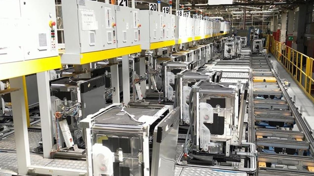 Koç’un fabrikasında işçi kıyımı! Onlarca kişinin iş akdi feshedildi