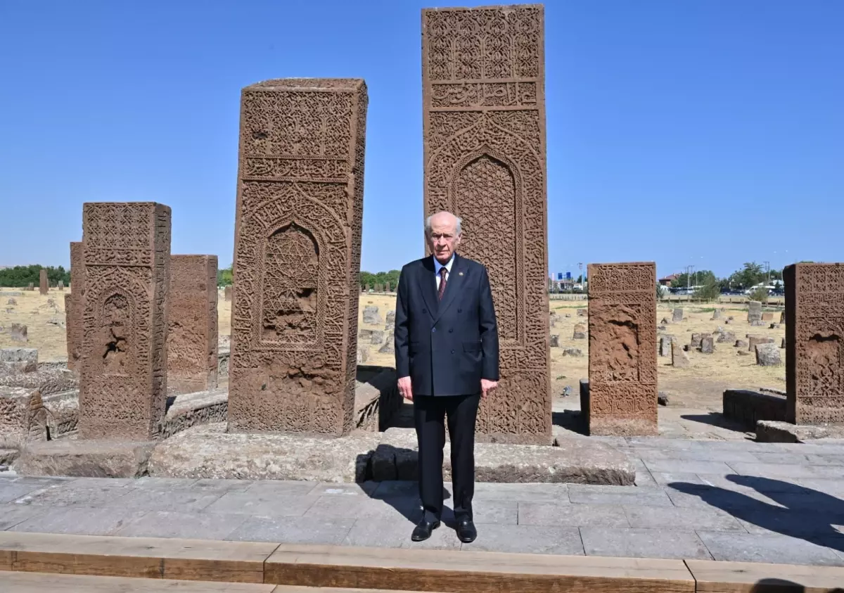Bahçeli: Önümüzdeki altın fırsat heba edilmemeli