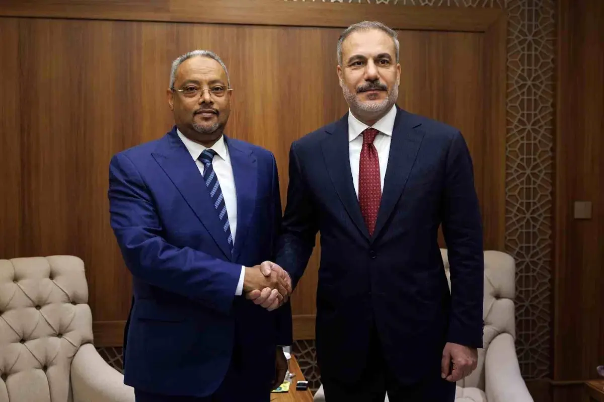 Bakan Hakan Fidan, Cibuti Dışişleri Bakanı ile Görüştü