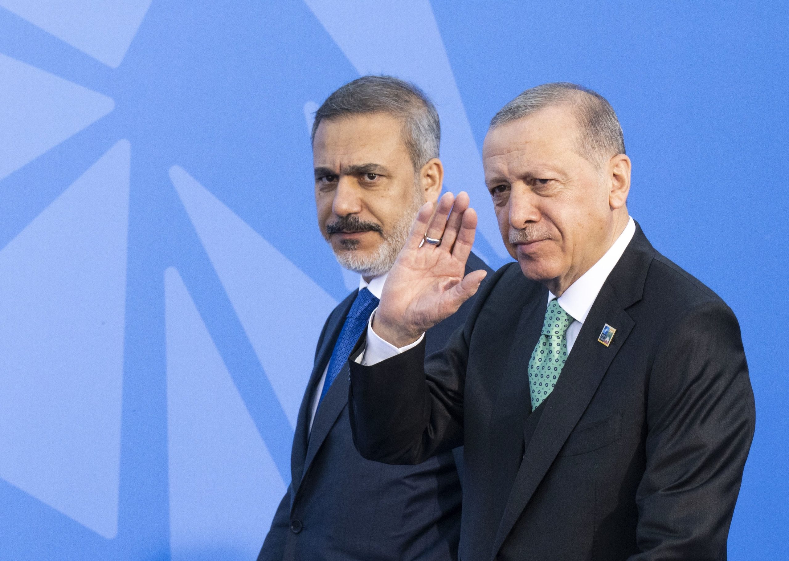 Yandaş yazar Hakan Fidan’ı istedi