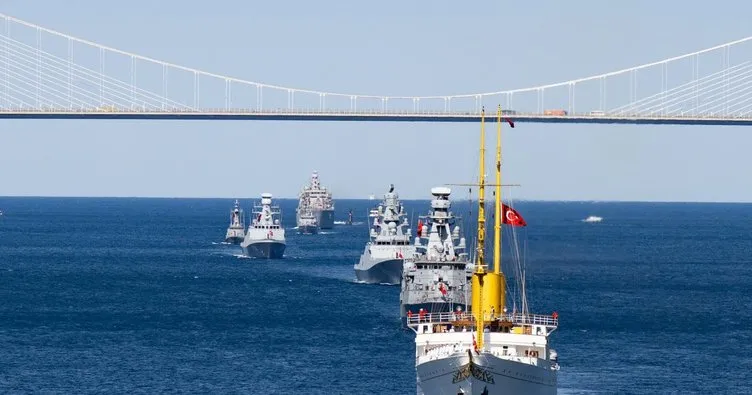 İletişim Başkanı Duran’dan İstanbul Boğazı’ndaki geçit törenine ilişkin paylaşım
