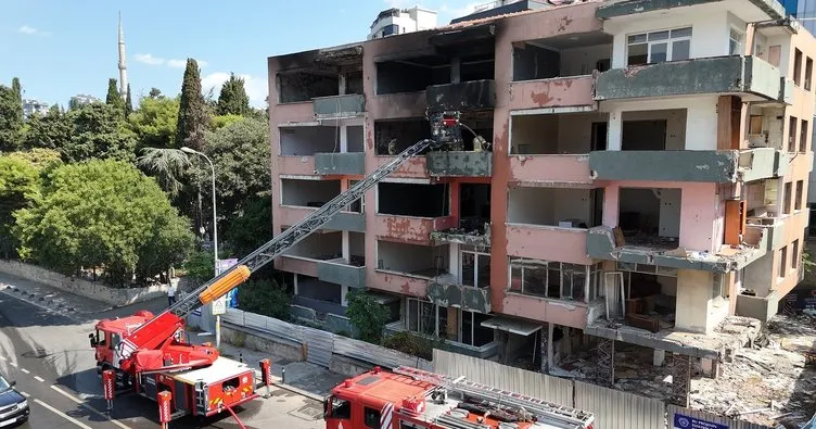 Kartal’da metruk binada yangın paniği: Gece gündüz…