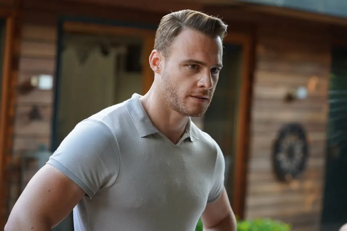 Kerem Bürsin hayatının bilinmeyen yönlerini anlattı
