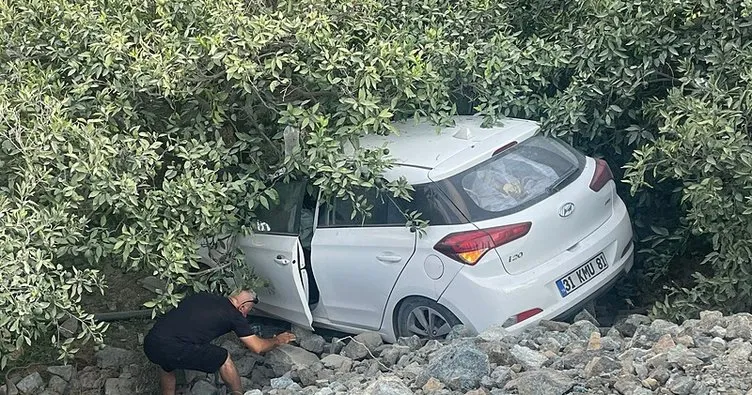 Hatay’da kontrolden çıkan otomobil bahçeye uçtu: 1 yaralı