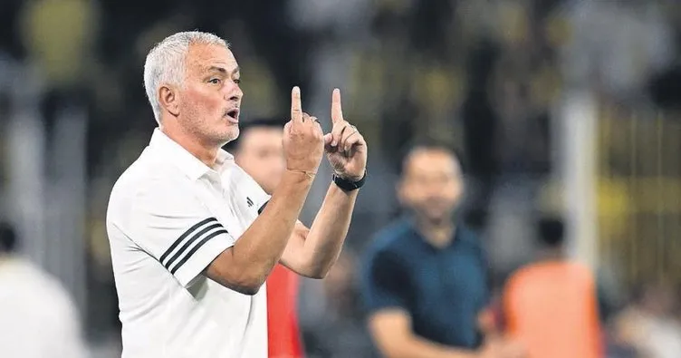 Mourinho yine bombaladı!