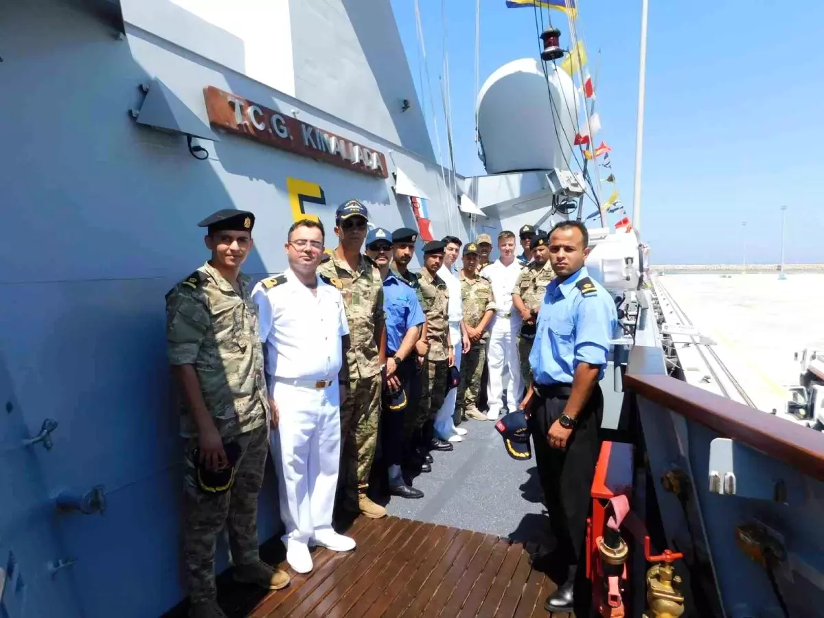 TCG Kınalıada, Bingazi’ye Liman Ziyareti Gerçekleştirdi