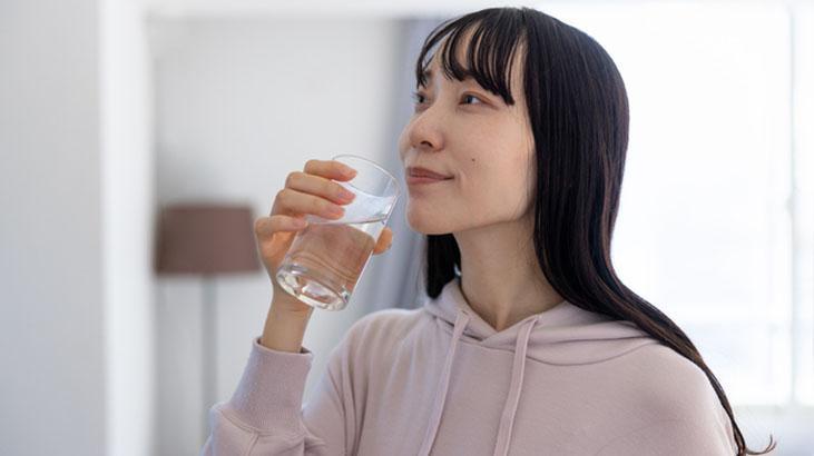 Japonların uzun ömür sırrı! İçip 45 dakika bekleyin, su diyetiyle mum gibi eriyin