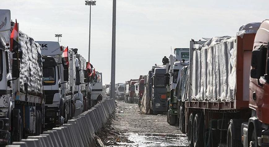 Aşırı sağcı İsrailliler, Gazze’ye giden yardım tırlarına engel oluyor
