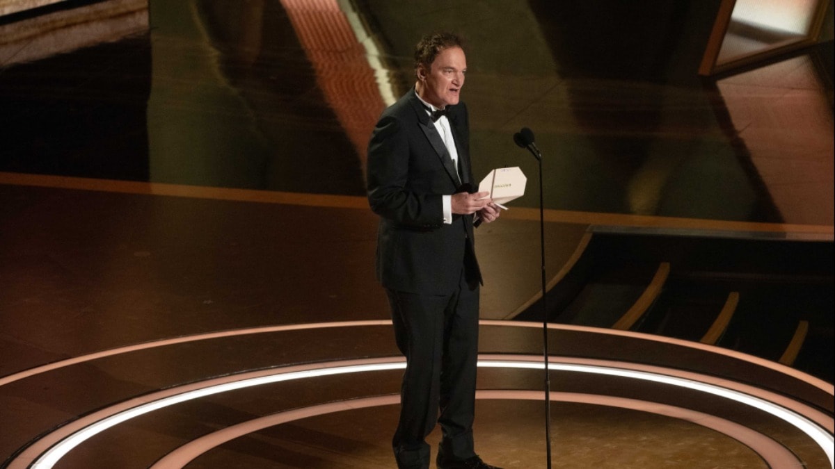 Hep küçük roller oynuyordu… Efsane yönetmen 30 yıl sonra yine başrolde