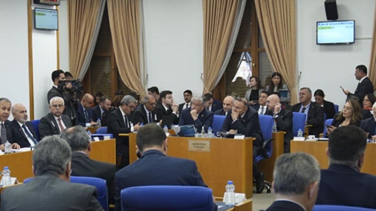 İmralı tartışmaları sürerken AKP ve DEM arasında sesler yükseldi