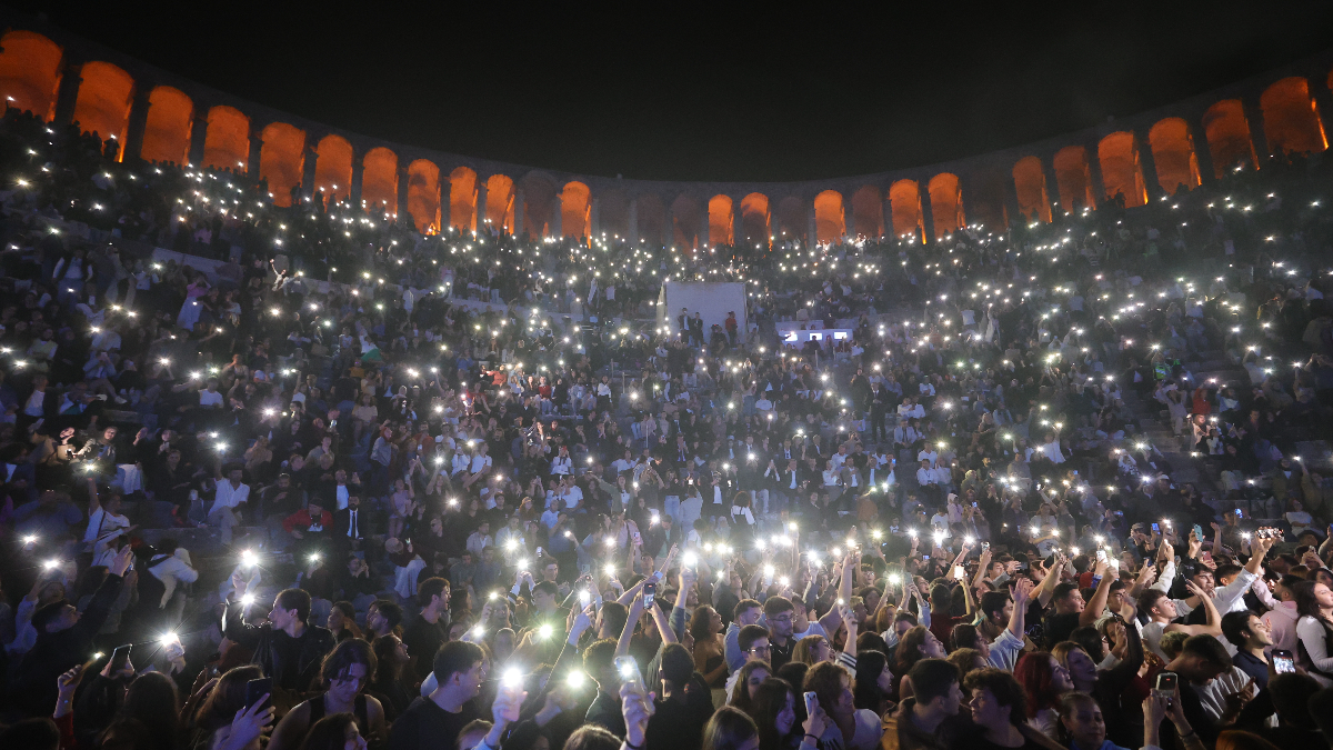 Genç oyuncular Aspendos Antik Tiyatrosu’nda sahne aldı