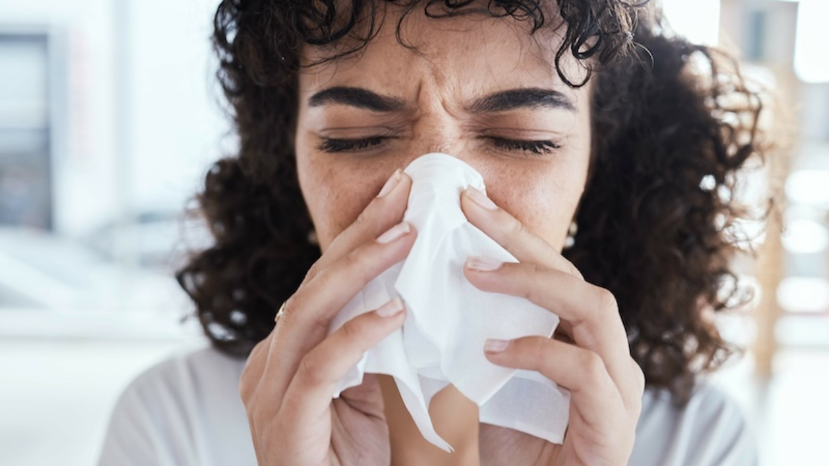 Su gibi akan burun akıntısının sebebi: Alerjik Rinit olabilir