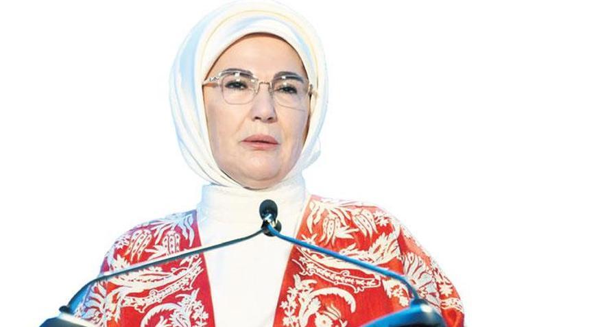 ‘Ailenin zayıfladığı toplum geleceğe güvenle bakamaz’