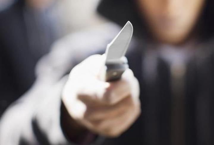 ABD’de havalimanında bıçaklı saldırgan alarmı: Vurularak öldürüldü