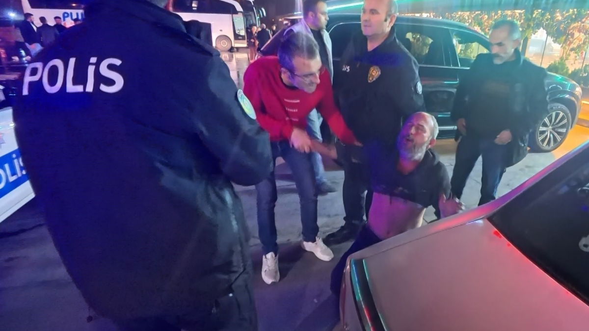 Aksaray’da taşkınlık yapan alkollü şahıslar polise zor anlar yaşattı