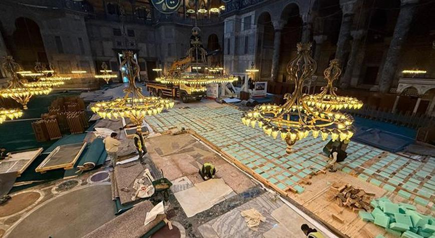 Ayasofya’da ‘kamyon iddiaları’ boş çıktı! Bilim Kurulu kararıyla tadilatlar sürüyor