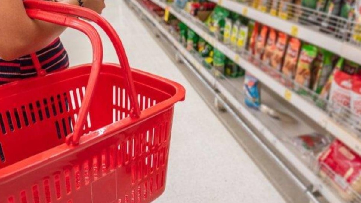 Market raflarında kıtlık işaretleri görüldü, ülkede alarm verildi