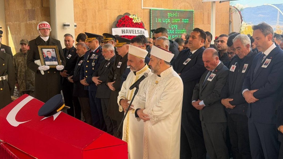 Şehit Astsubay Üstçavuş Burak İbbiği son yolculuğuna uğurlandı