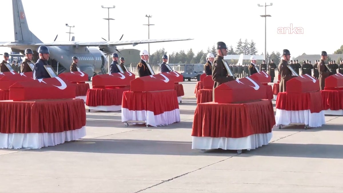 CHP’li Bakan: Suudi kralı için inen bayraklar niye kendi askerlerimiz, Mehmetçiğimiz için inmiyor?