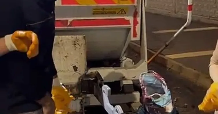Temizlik görevlileri, çöpte buldukları para ve altınları sahibine teslim etti