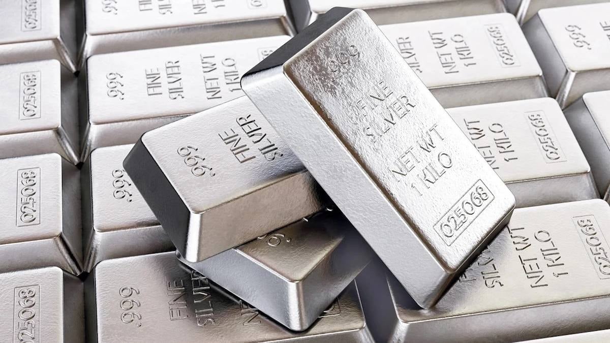 Gümüş yatırımcısı yine köşeyi döndü: Yükselişin nedeni bu sefer bambaşka!