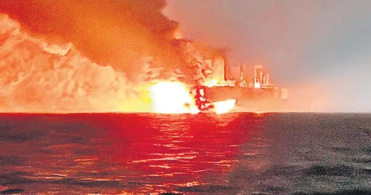 Karadeniz’de iki gemi alev alev yandı