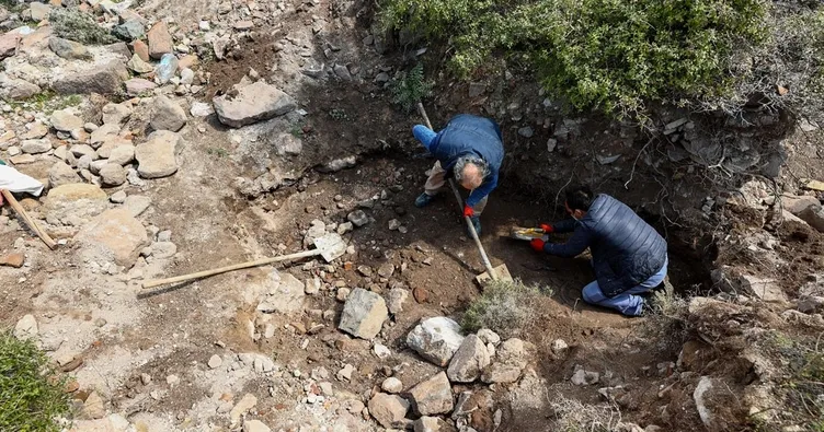 Mersin’de kaçak kazı yapan 4 şüpheli suçüstü yakalandı