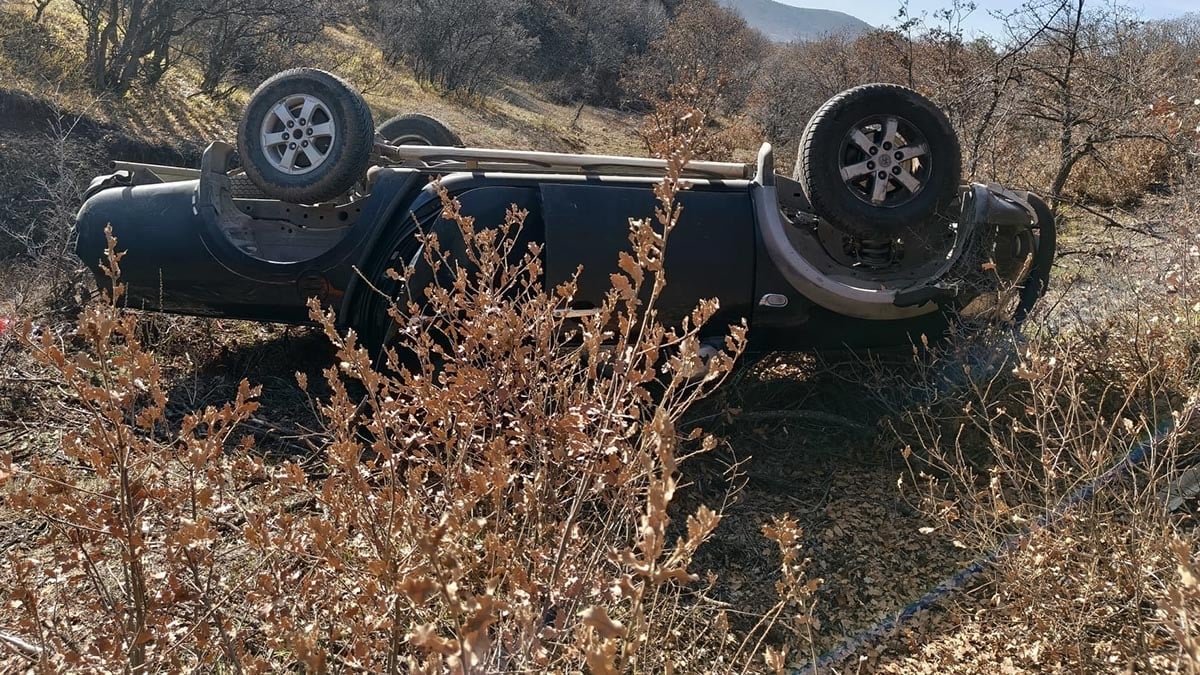 Sivas’ta devrilen pikaptaki öğretmen öldü