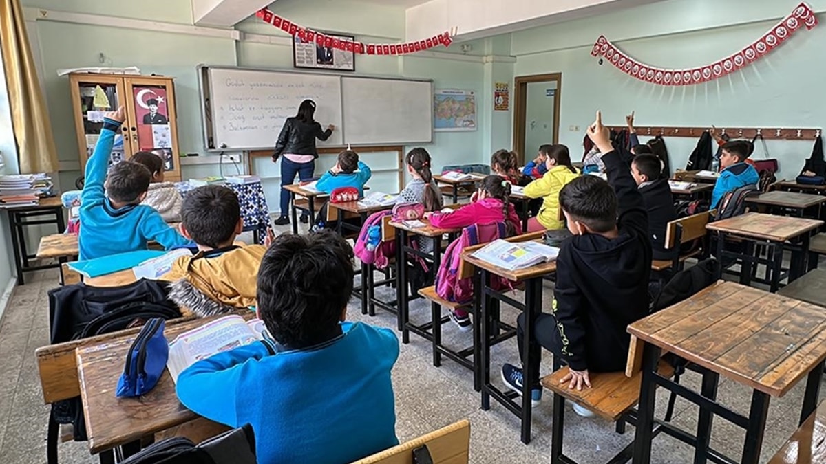 2 formül, 5 formül derken zorunlu eğitim süresi tartışması alev alev: Bakan Tekin’den dikkat çeken sözler!