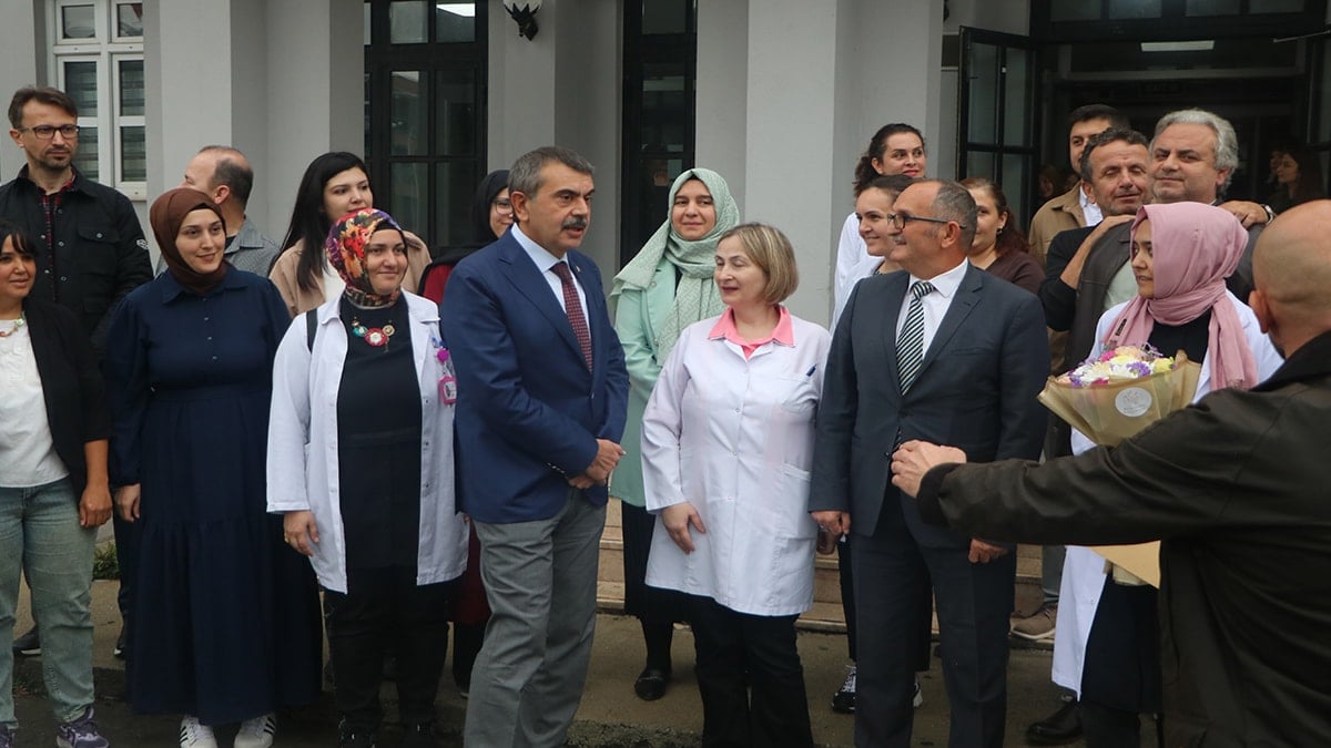 Öğretmen Milli Eğitim Bakanı’nı tanımadı!