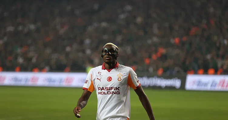 Victor Osimhen, İstanbul’a döndü! Sakatlık sorusuna yanıt…