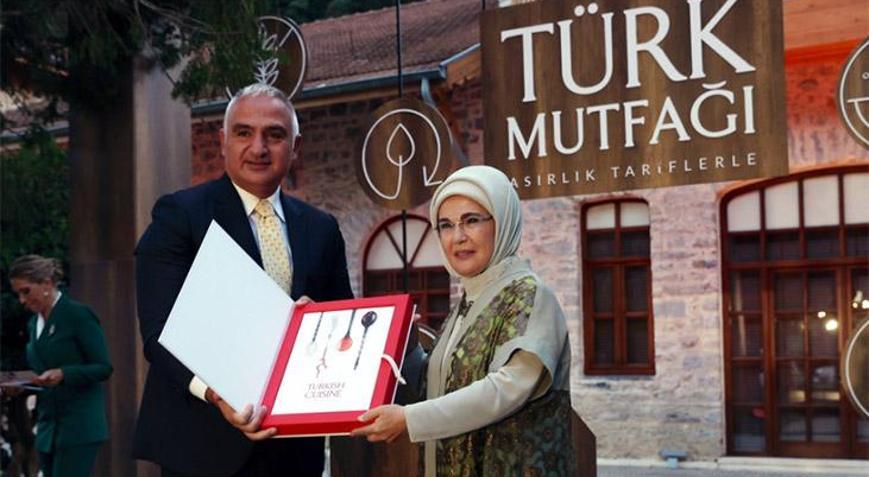 Emine Erdoğan duyurdu! Asırlık Tariflerle Türk Mutfağı kitabı ödüle aday