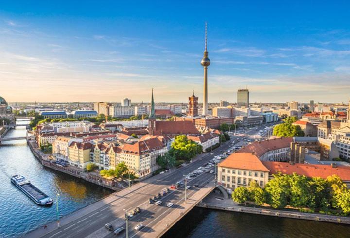 Almanya Nerede, Nasıl Gidilir? Almanya Gezi Rehberi 2025: Resmi Dili, Para Birimi, Ulaşım ve Bilmeniz Gereken Her Şey