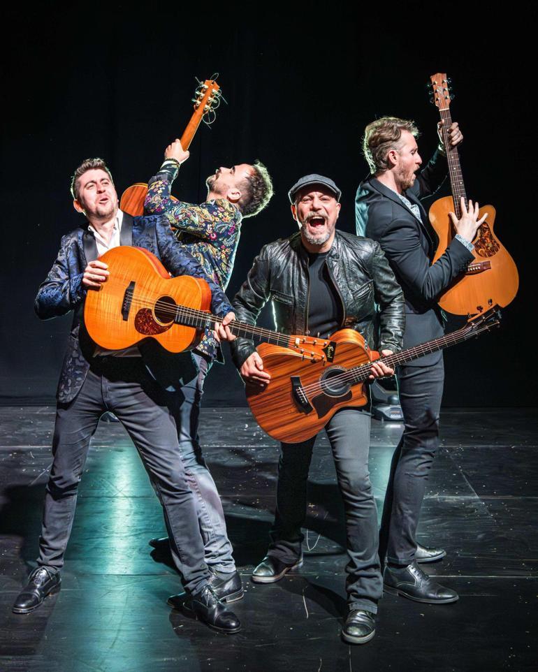 Dört gitar, tek bir ses: 40 Fingers