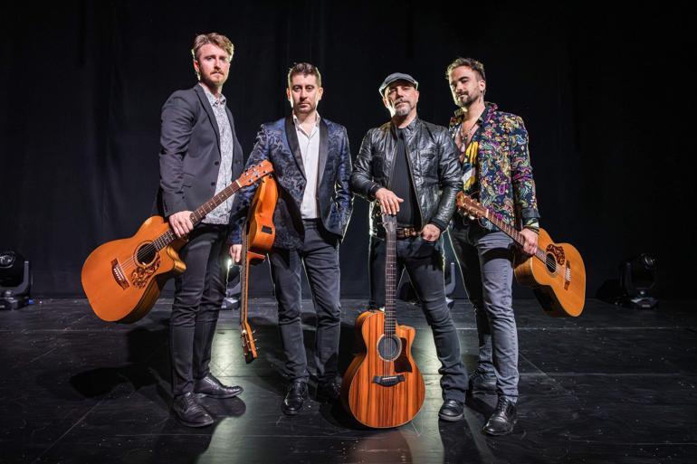 Dört gitar, tek bir ses: 40 Fingers