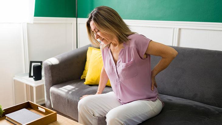 Yaş almayla artan tehlike! Bel ağrısı bel kaymasının işareti olabilir