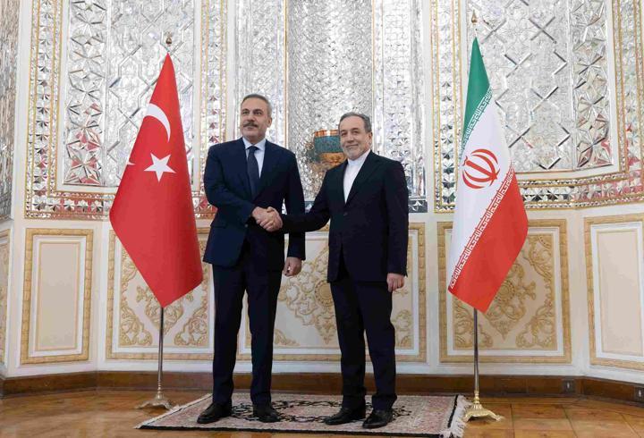 Dışişleri Bakanı Hakan Fidan, İranlı mevkidaşı Erakçi ile görüştü