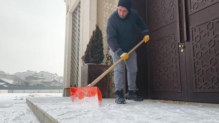 Karsa mevsimin ilk karı düştü
