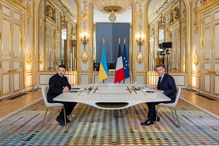 Ukrayna Devlet Başkanı Zelenskiden Paris temasları