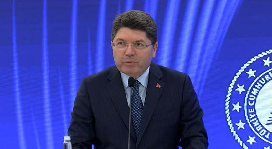 Adalet Bakanı Tunç, dereceye giren hakim ve savcı adaylarına cübbelerini teslim etti