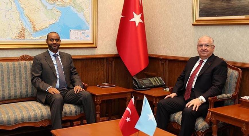 Milli Savunma Bakanı Güler, Somali Limanlar ve Deniz Ulaştırma Bakanı Nur ile bir araya geldi