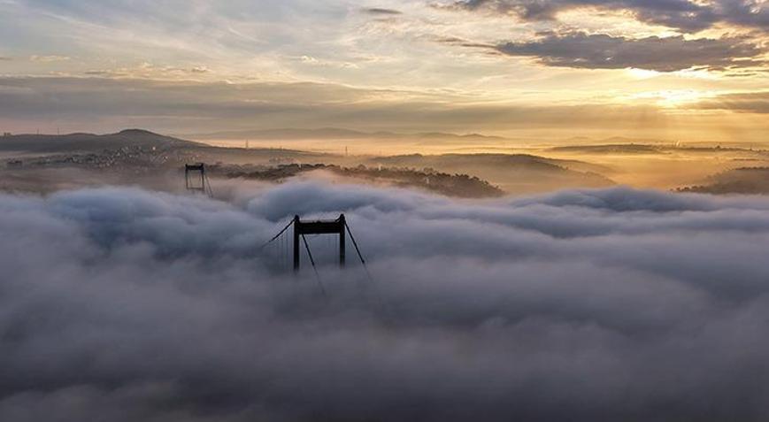 Sis İstanbul’u yuttu! Göz gözü görmedi