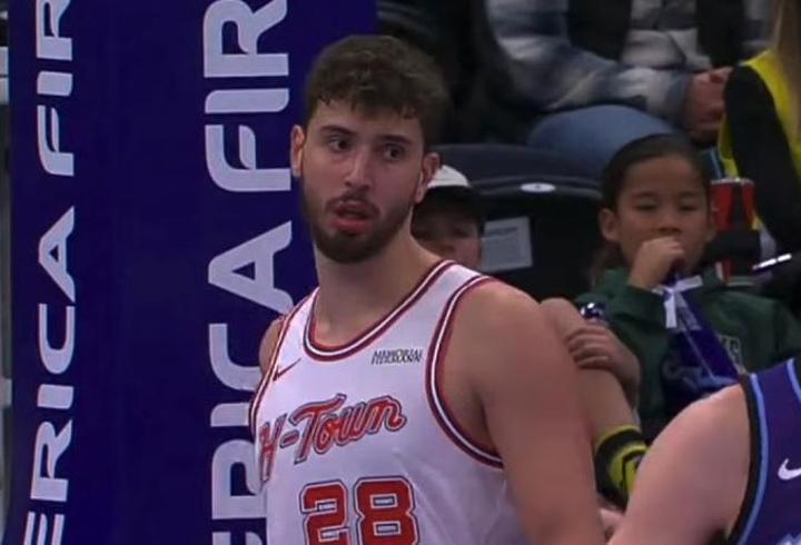 Rockets’ın yıldızı Alperen Şengün, triple-double’ı ucundan kaçırdı