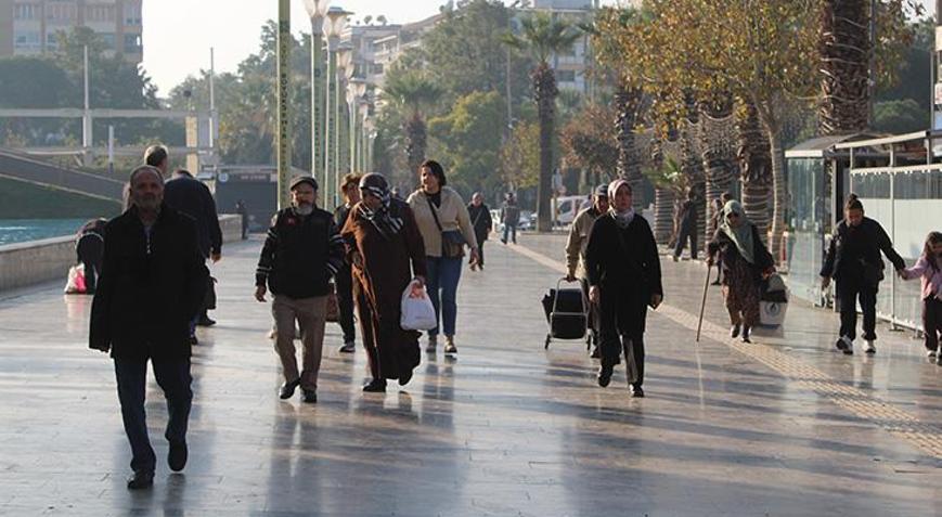 SGk tek tek belirledi! Yüzlerce kişinin emekliği iptal oldu: Ödenen maaşlar geri alınacak