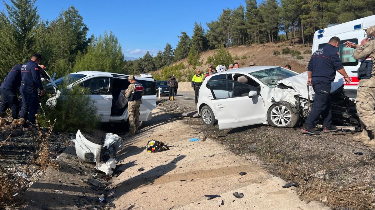 Kilis’te iki araç çarpıştı: 6 yaralı