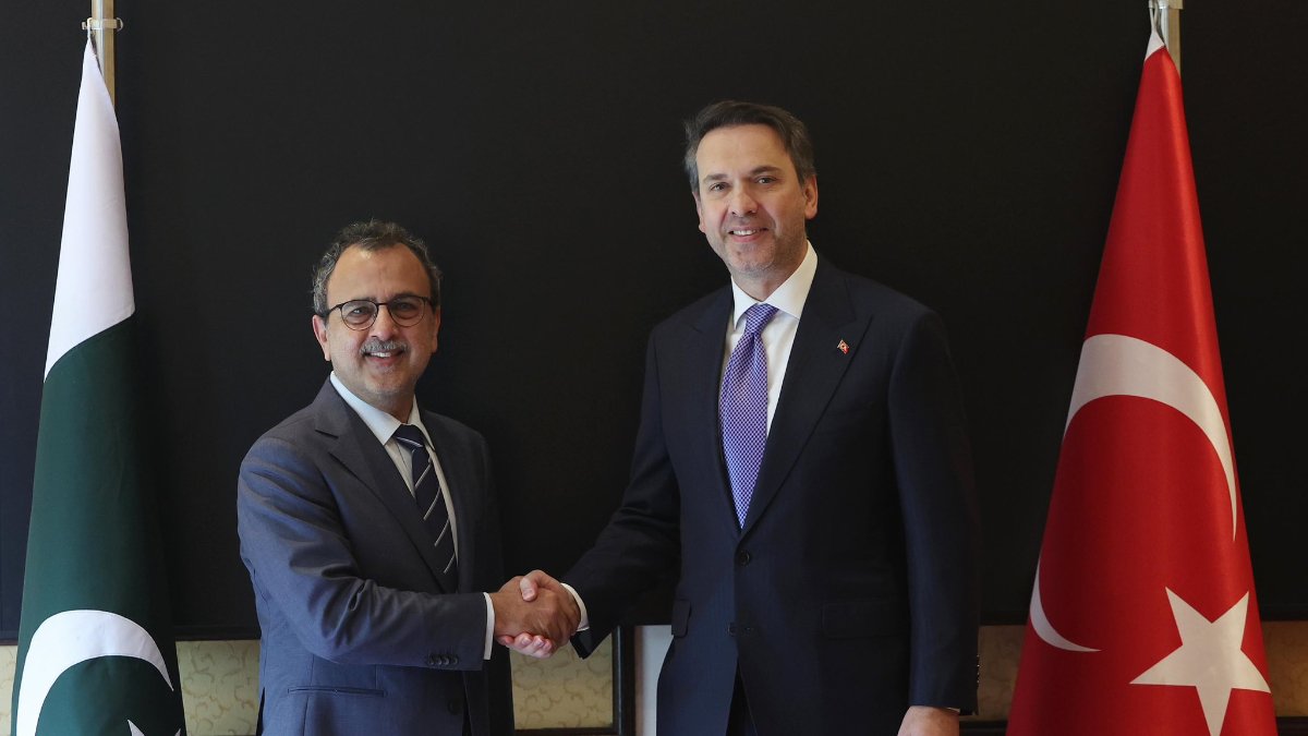 Türkiye ile Pakistan petrol ve gaz anlaşması imzaladı