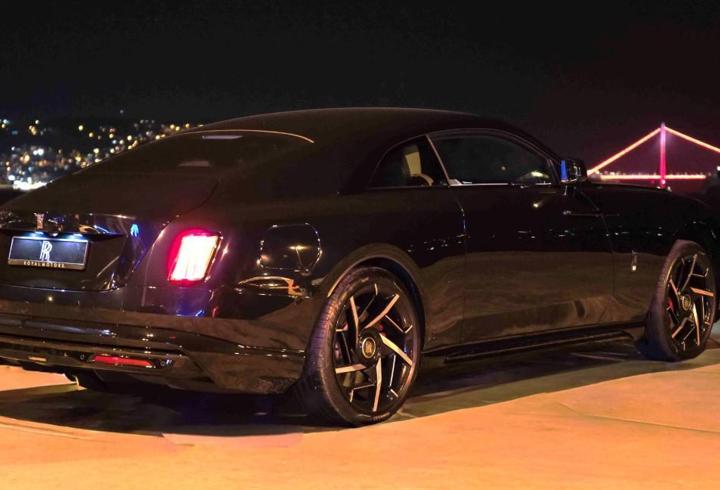 Rolls-Royce’u Black Badge Spectre Türkiye’de