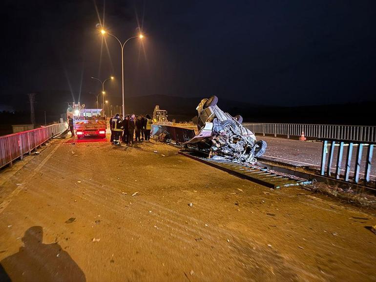 Afyonkarahisarda akılalmaz kaza: 1 ölü, 3 yaralı